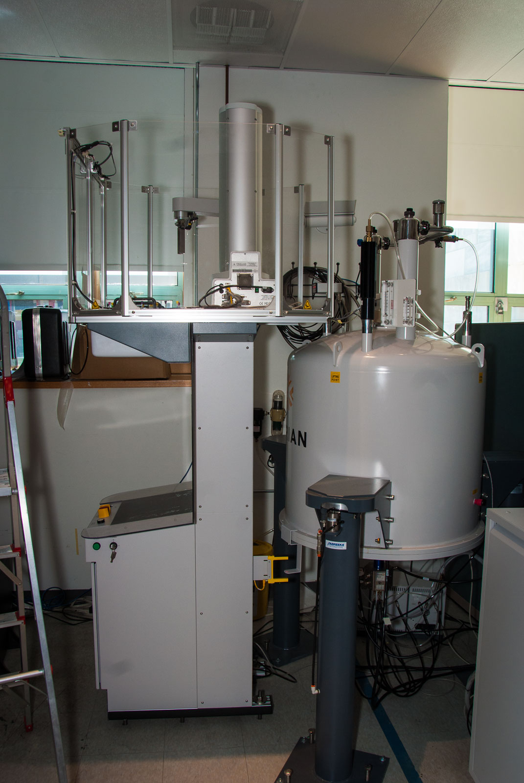 Agilent MR 400MHz Automated NMR System